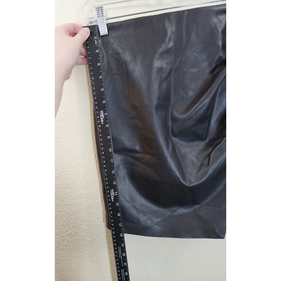 Dynamite Faux Leather Mini Skirt Women's Small P/S Black Ruched - Picture 3 of 8